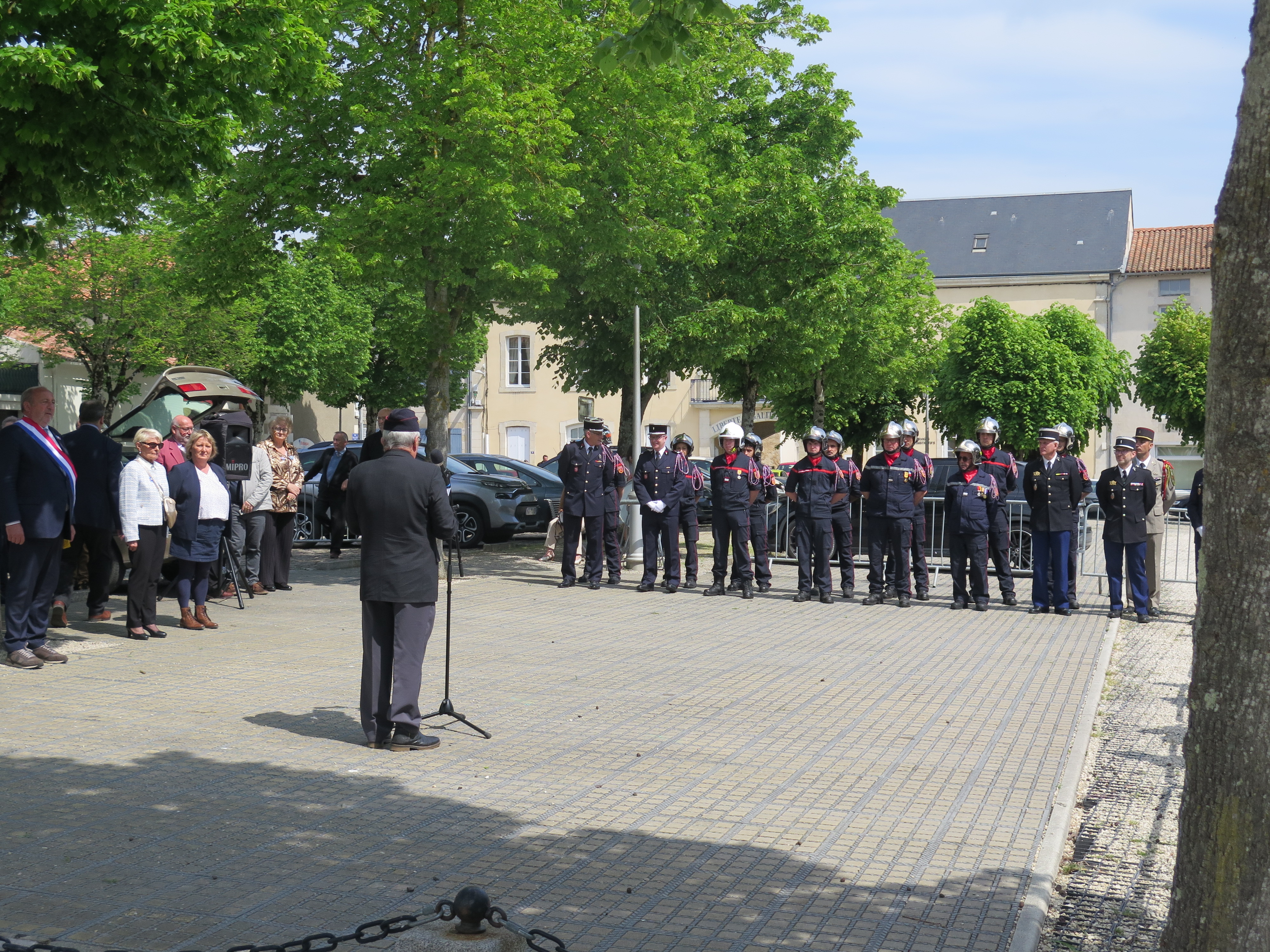 05 08 CEREMONIE 1