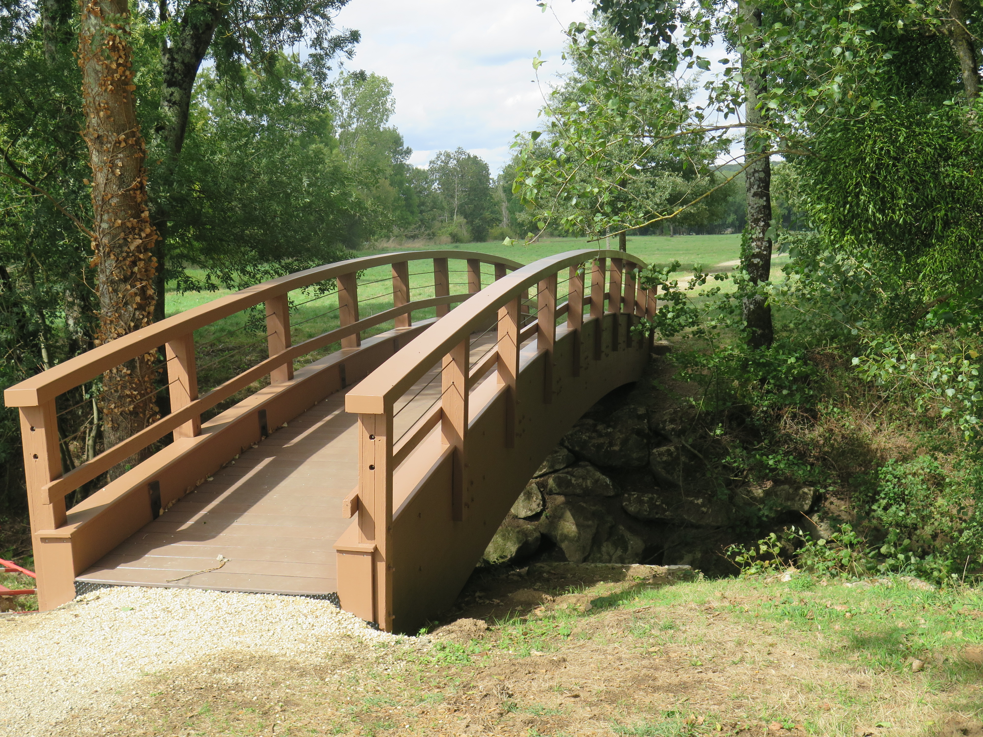 09 05 renovation etang  pont bord de vienne 3